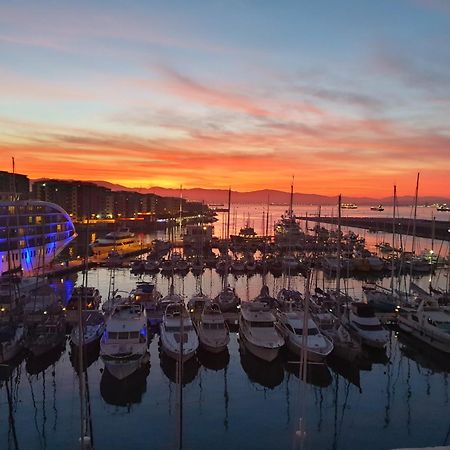 Luxury Yacht Stay "White Dove" Sleeps 6 ジブラルタル エクステリア 写真