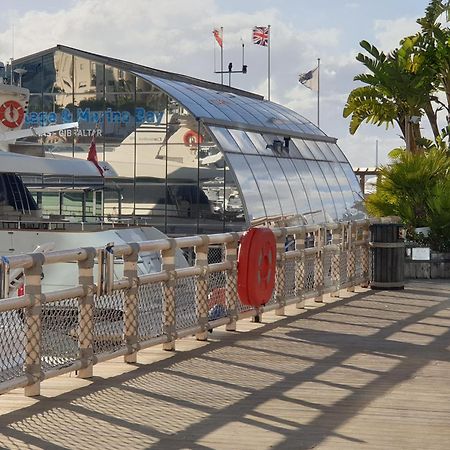 Luxury Yacht Stay "White Dove" Sleeps 6 ジブラルタル エクステリア 写真