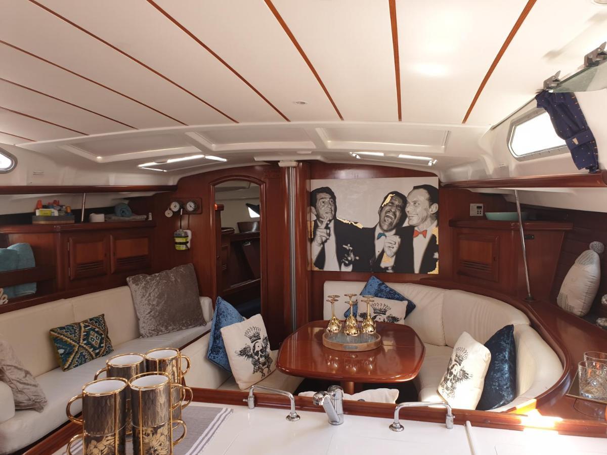 Luxury Yacht Stay "White Dove" Sleeps 6 ジブラルタル エクステリア 写真